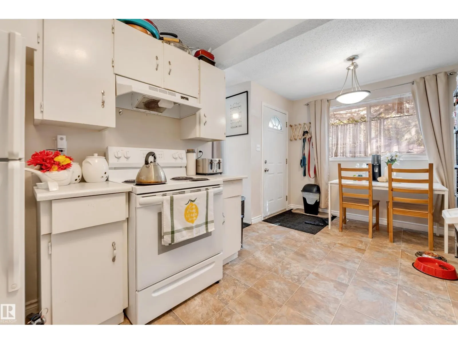#49 1651 46 ST NW