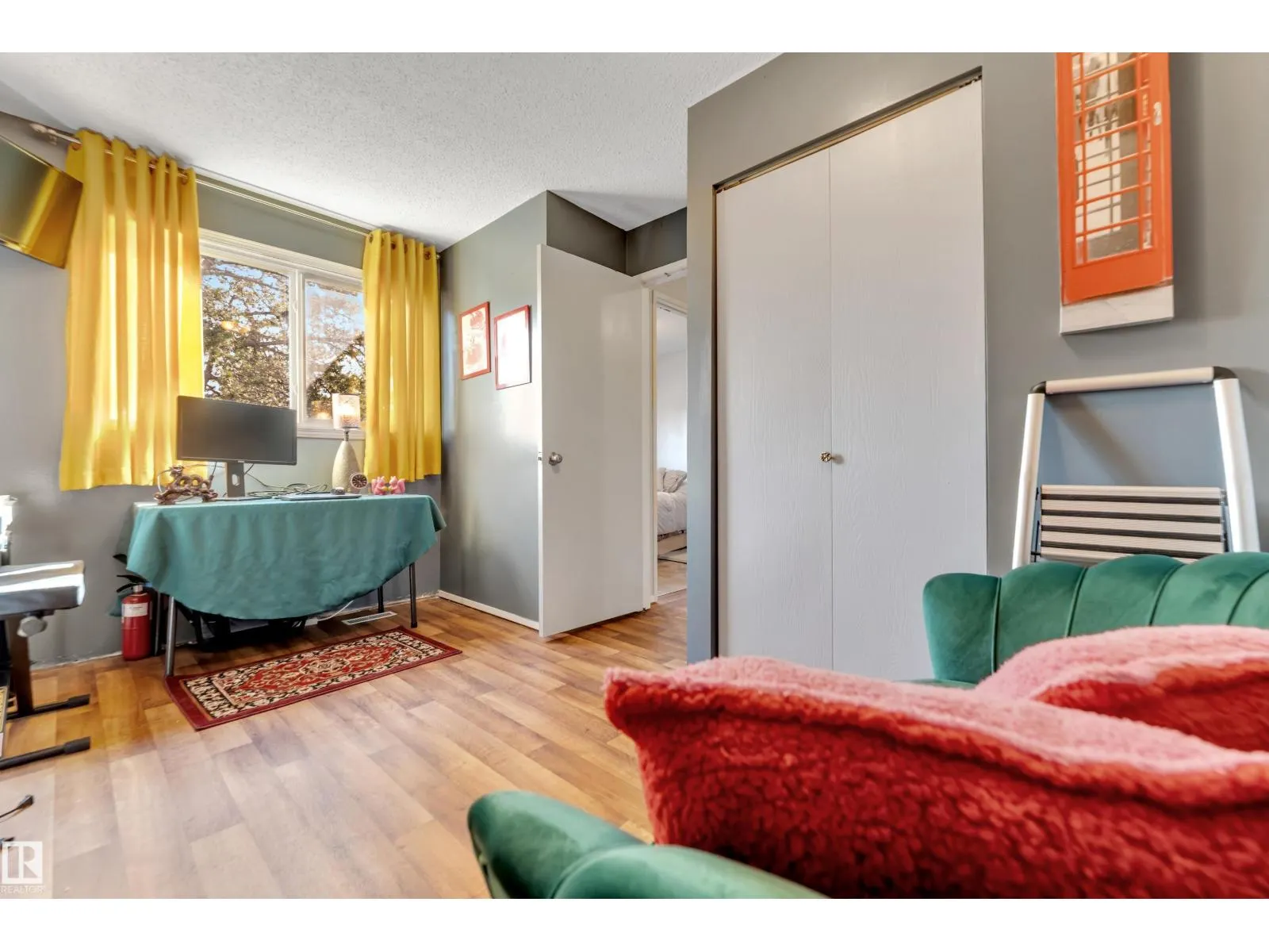 #49 1651 46 ST NW