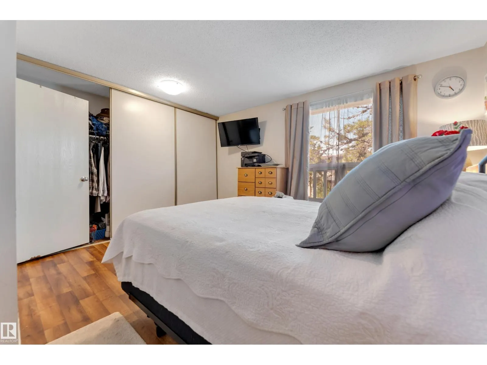 #49 1651 46 ST NW