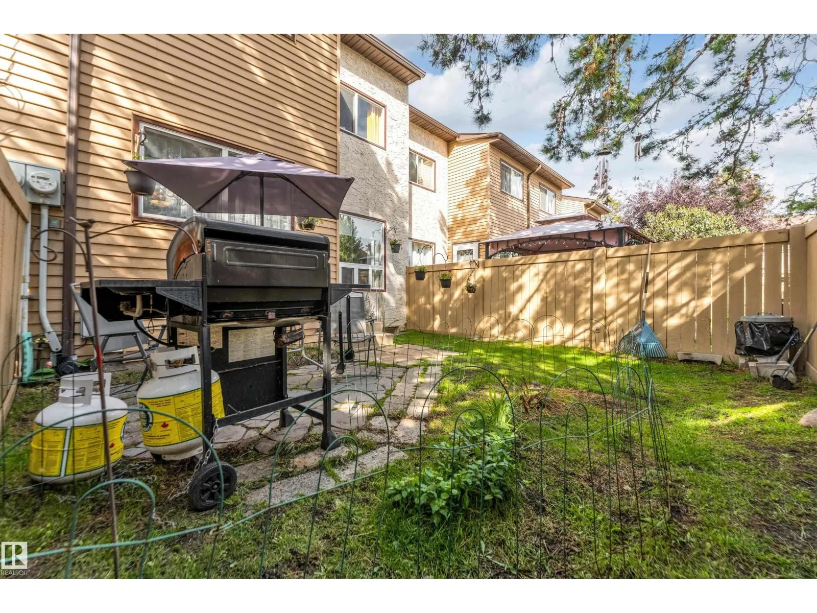 #49 1651 46 ST NW