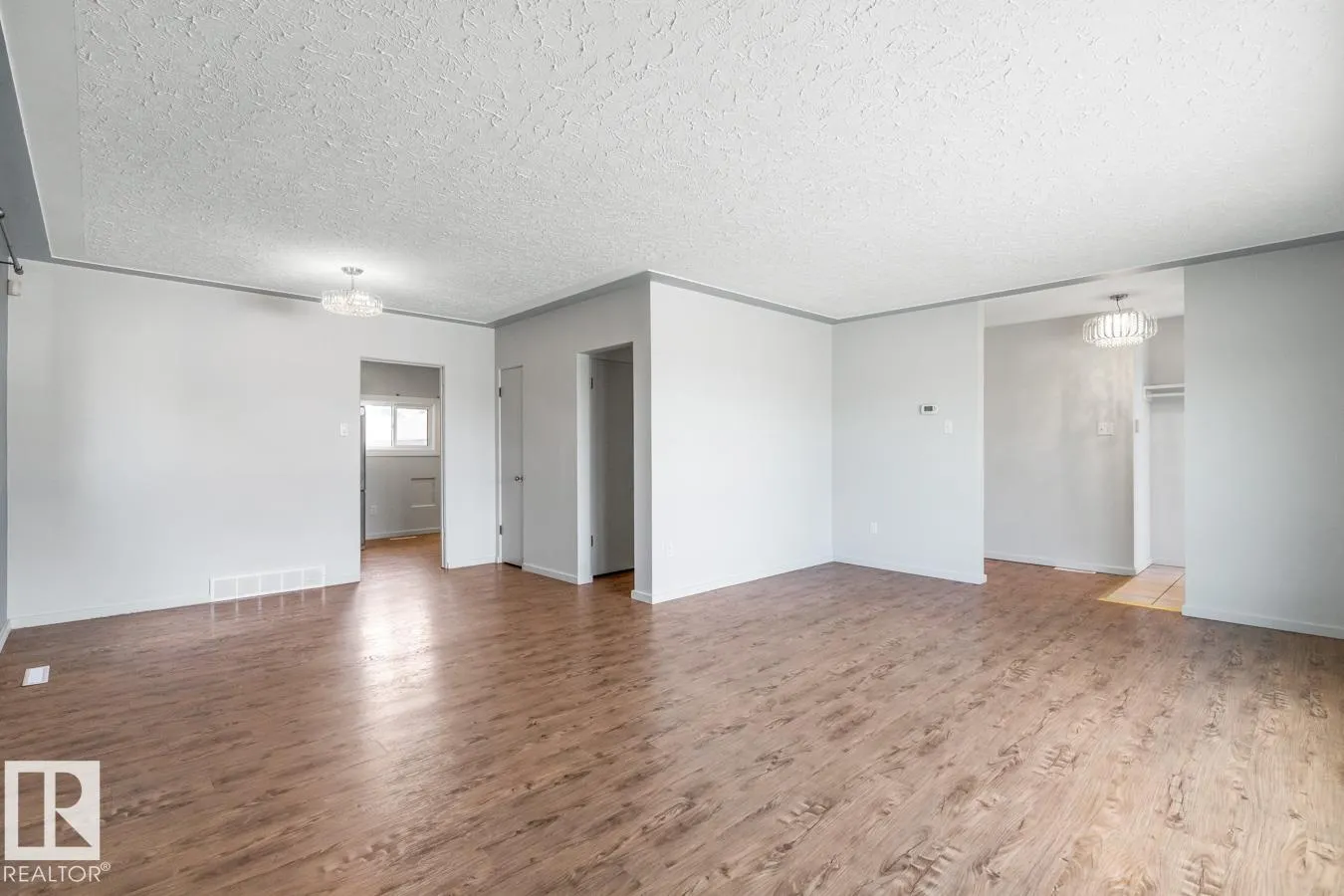 5403 106 AV NW