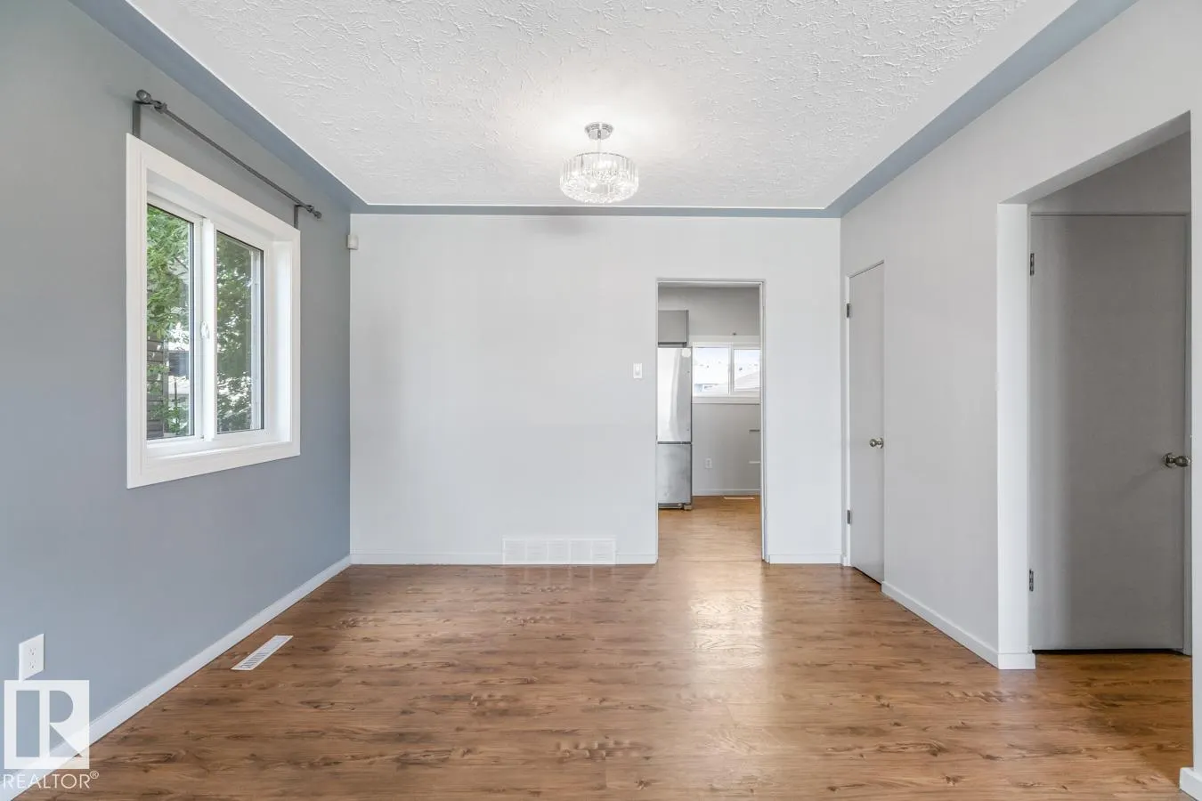 5403 106 AV NW