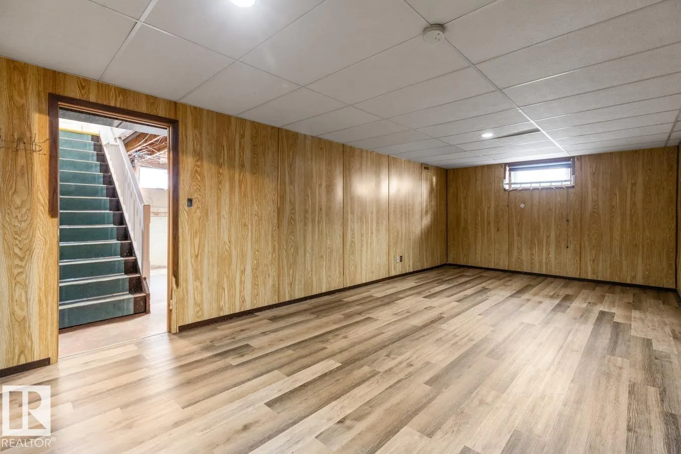 5403 106 AV NW