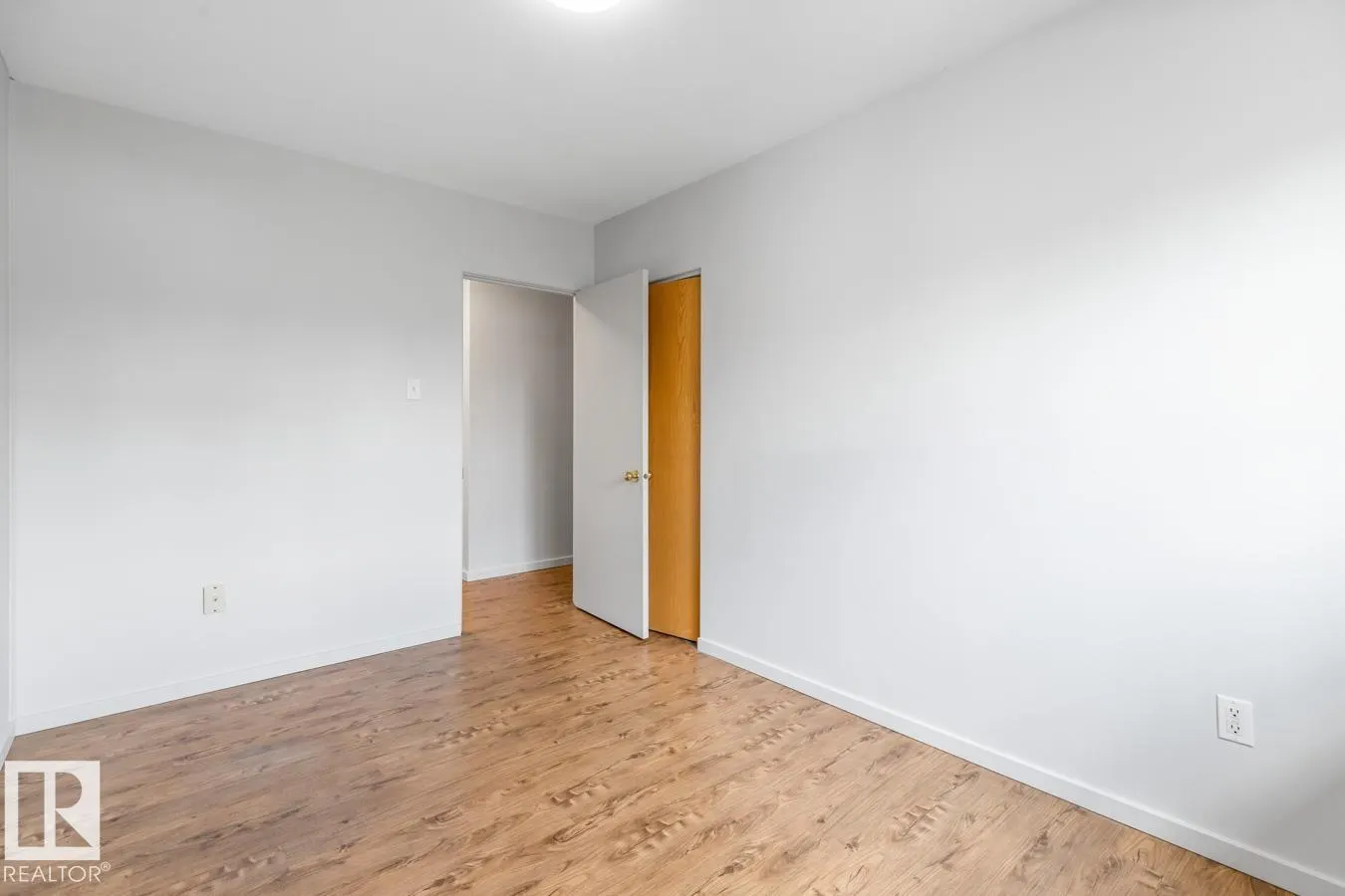 5403 106 AV NW