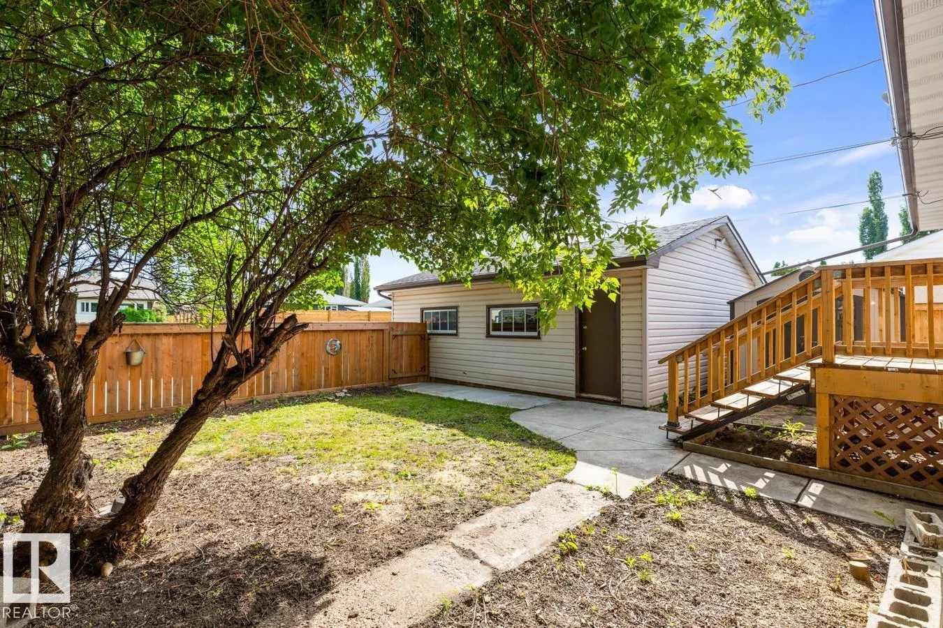 5403 106 AV NW