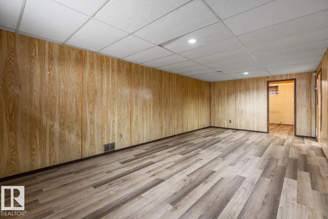 5403 106 AV NW