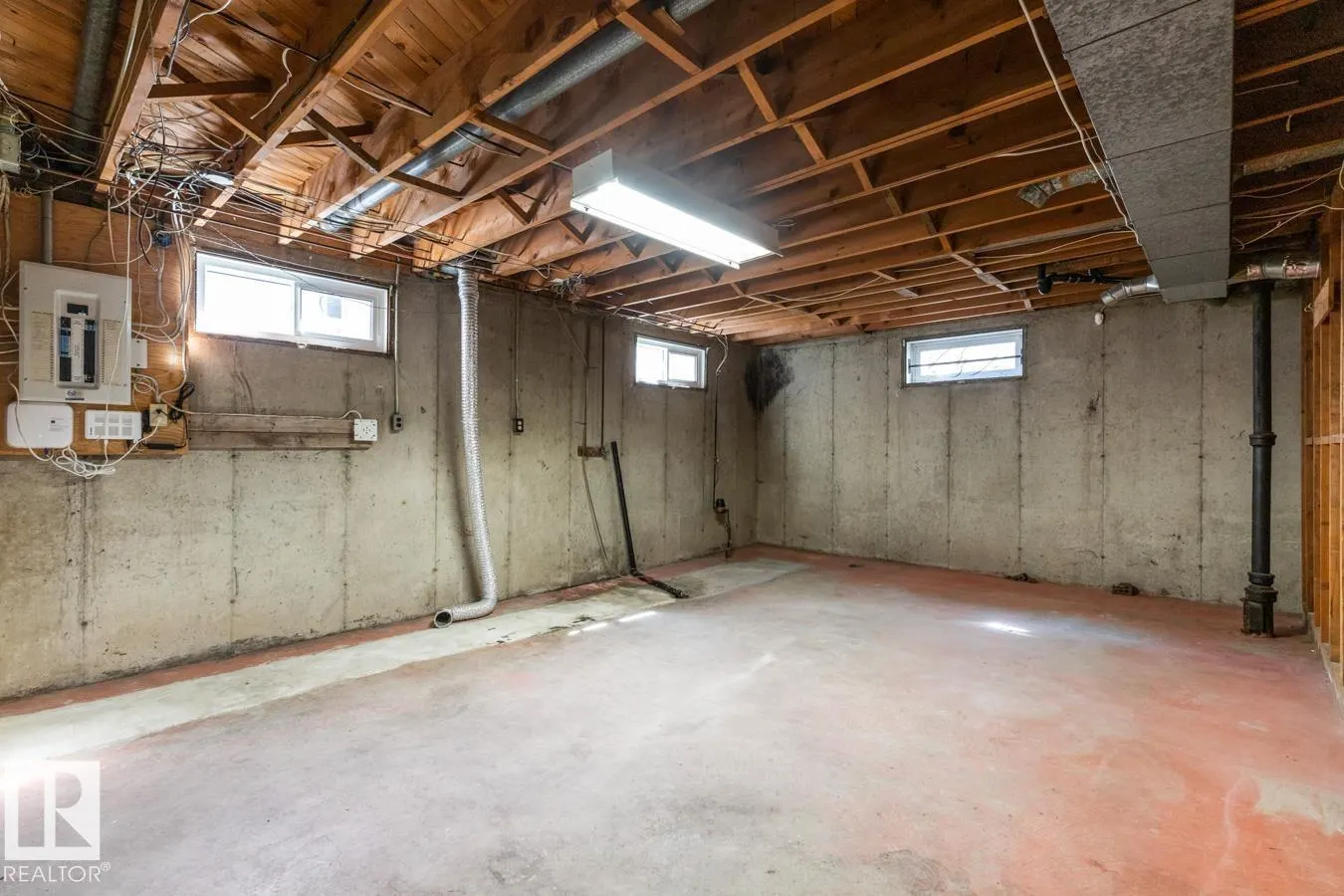 5403 106 AV NW