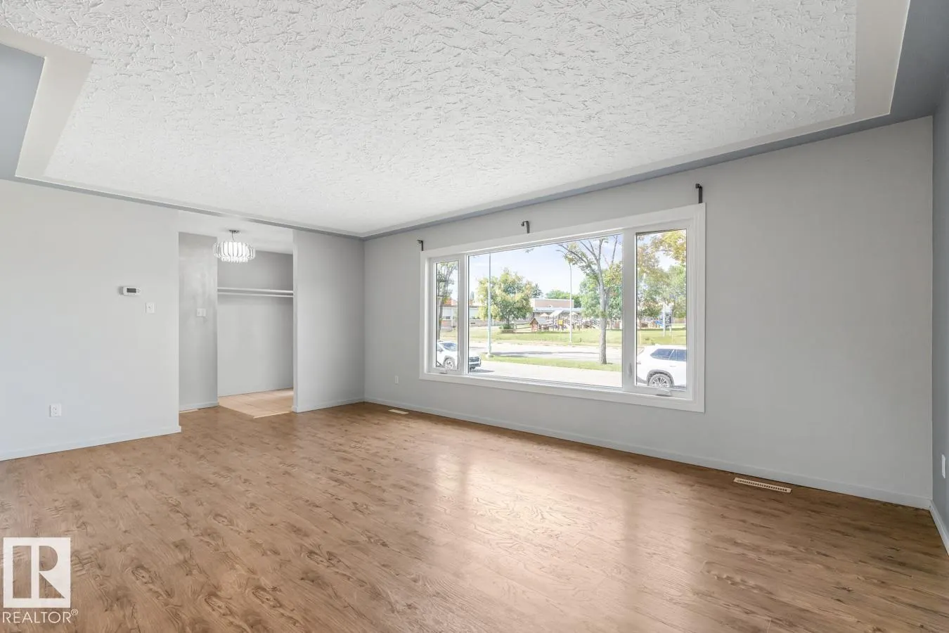 5403 106 AV NW