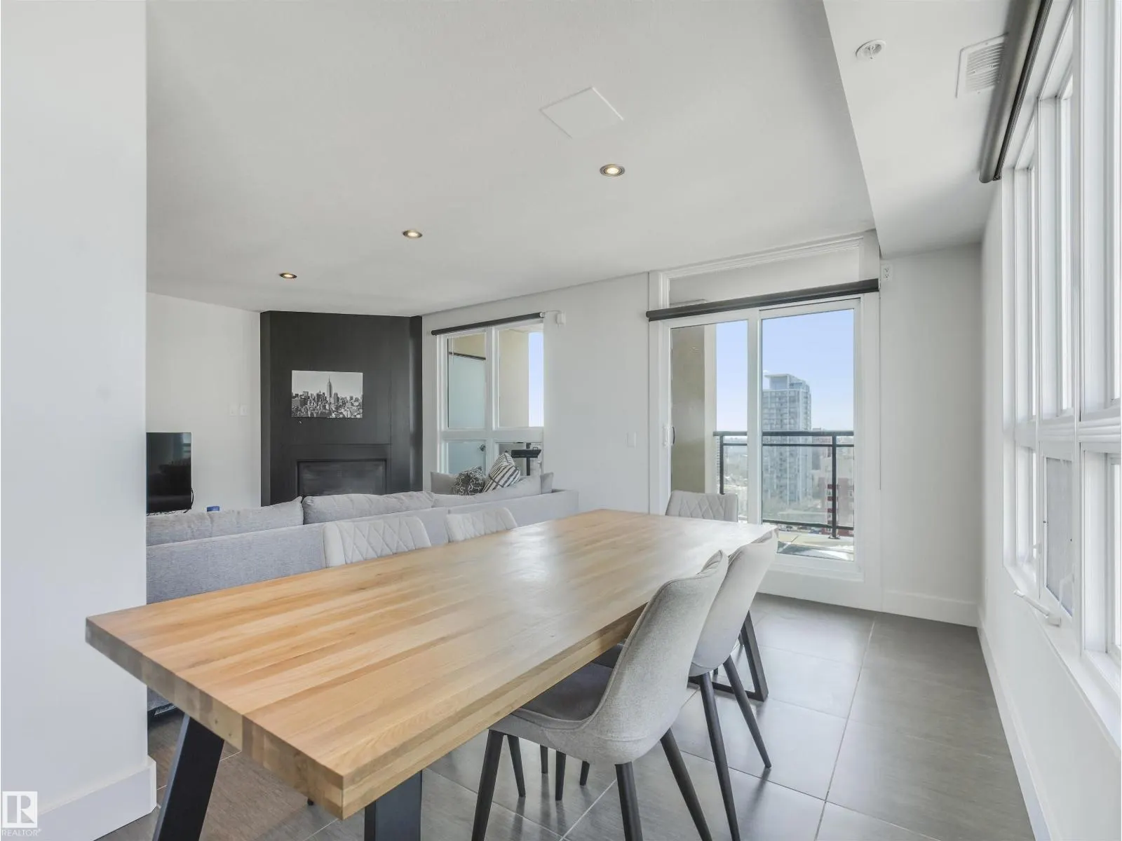 #SP04 9939 109 ST NW
