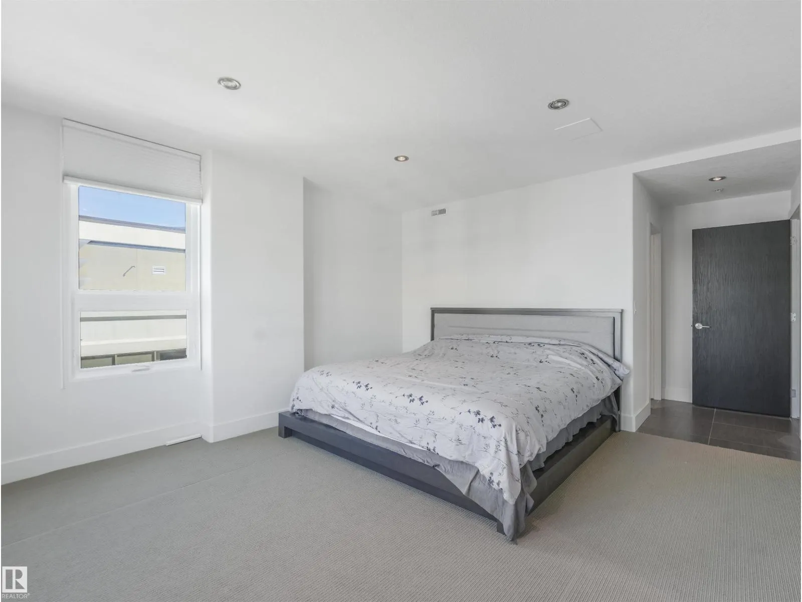 #SP04 9939 109 ST NW