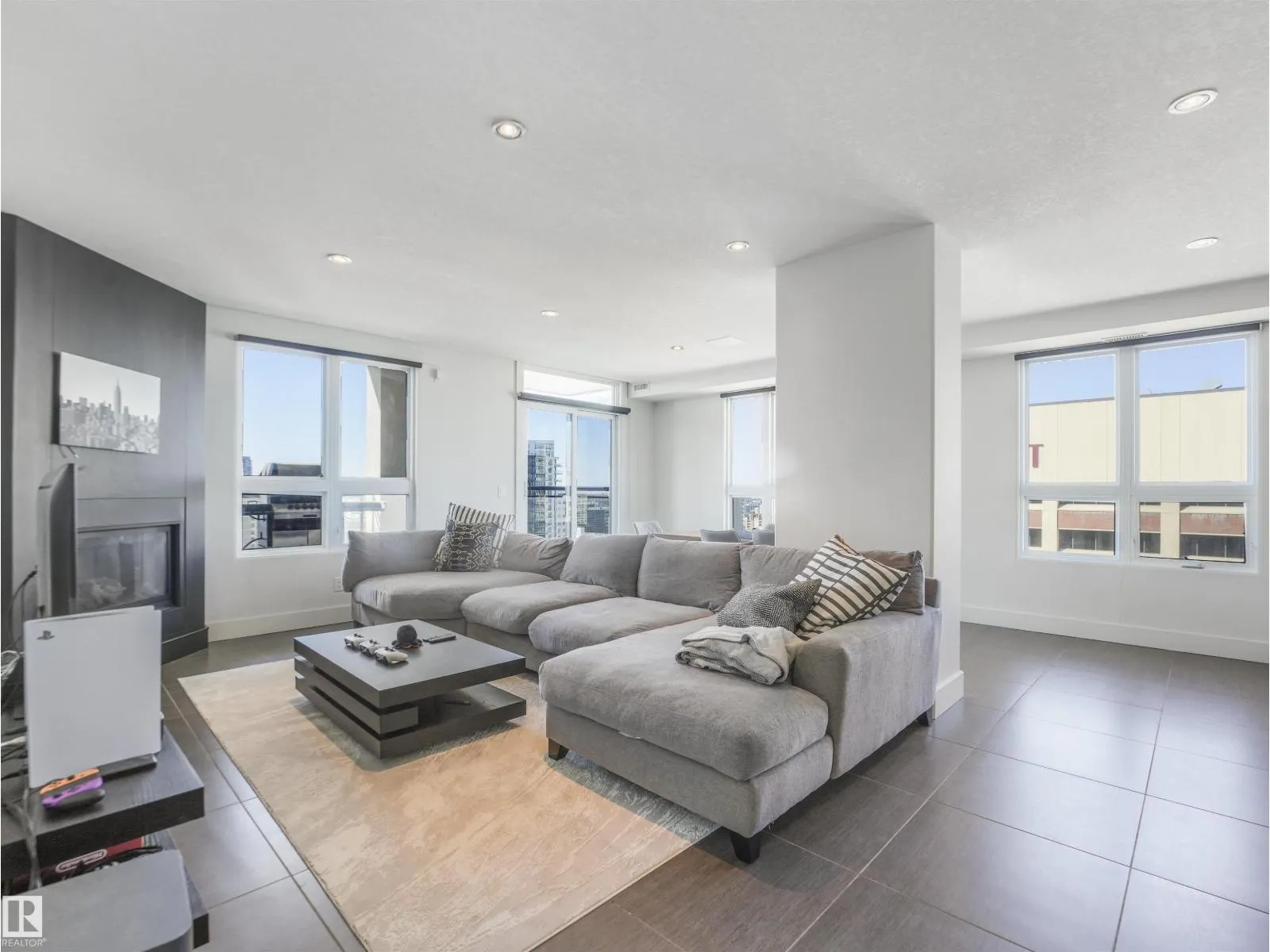 #SP04 9939 109 ST NW