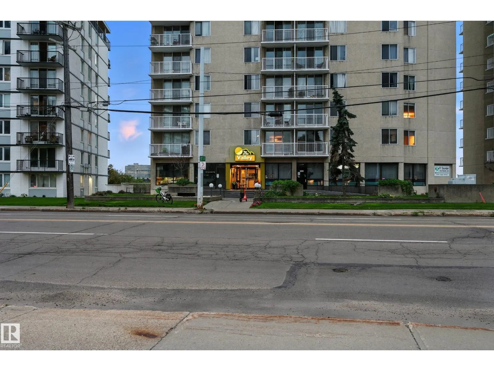 #1502 12121 JASPER AV NW