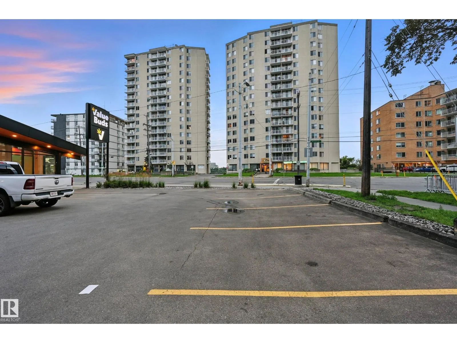 #1502 12121 JASPER AV NW