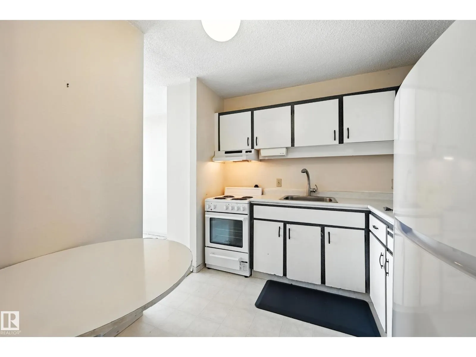 #1502 12121 JASPER AV NW