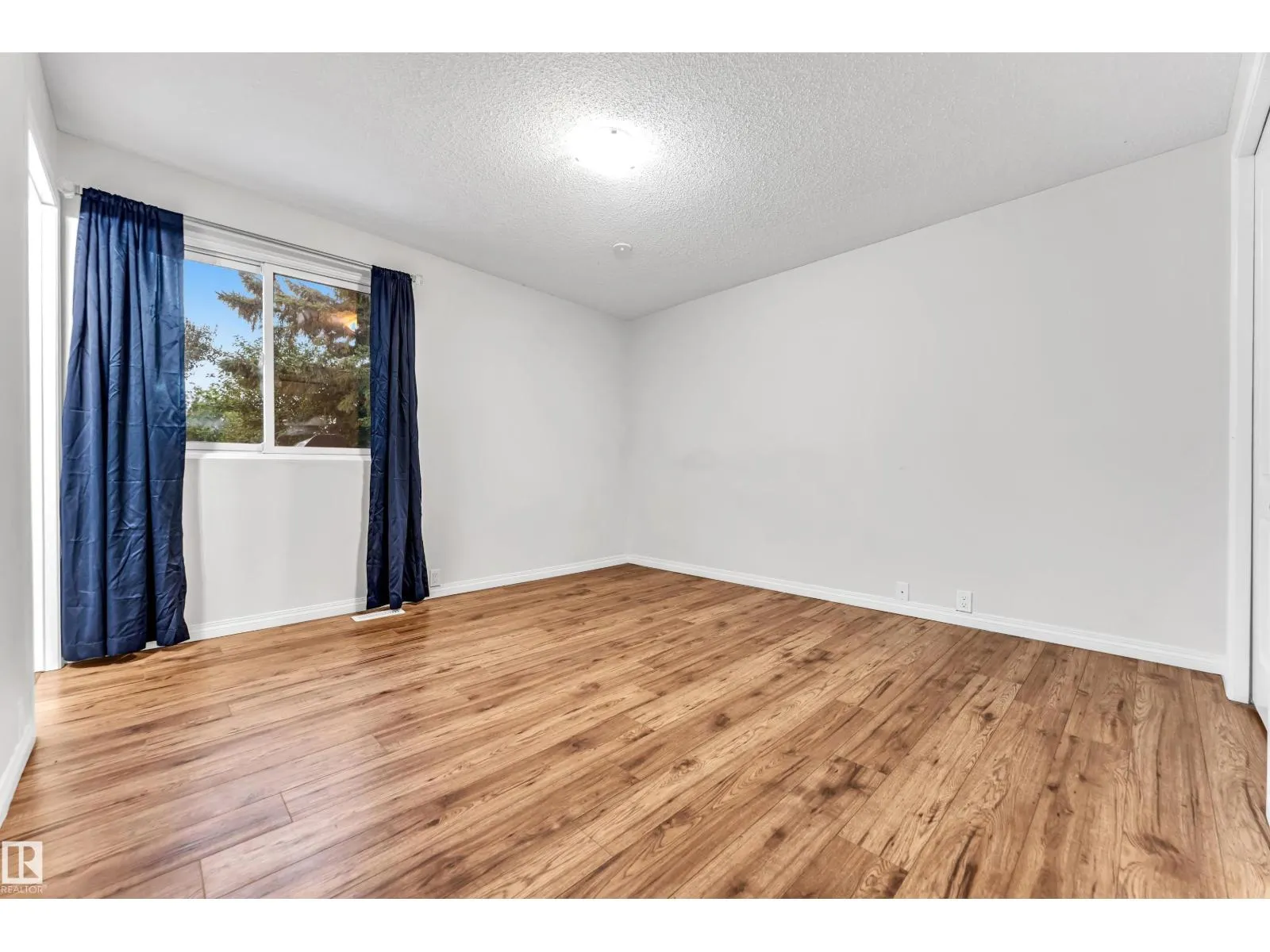 79 Garnet Cres