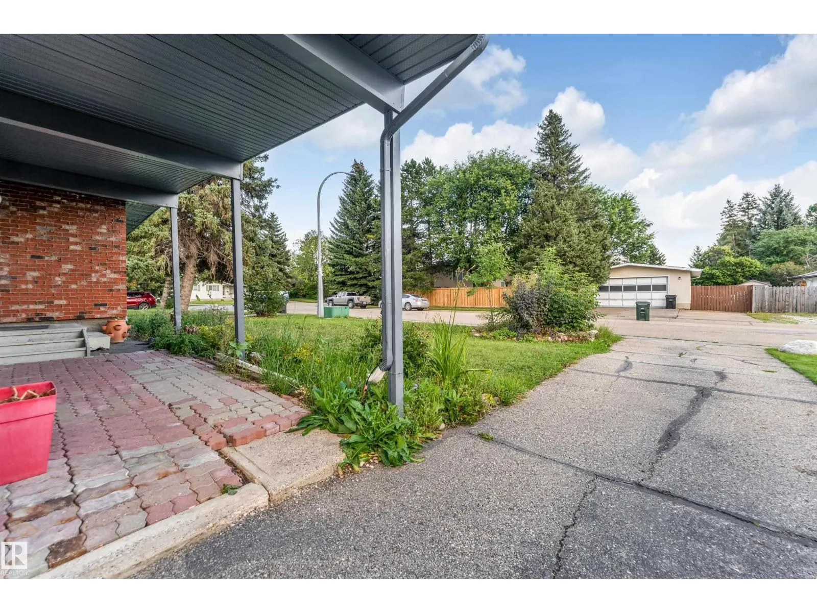 79 Garnet Cres