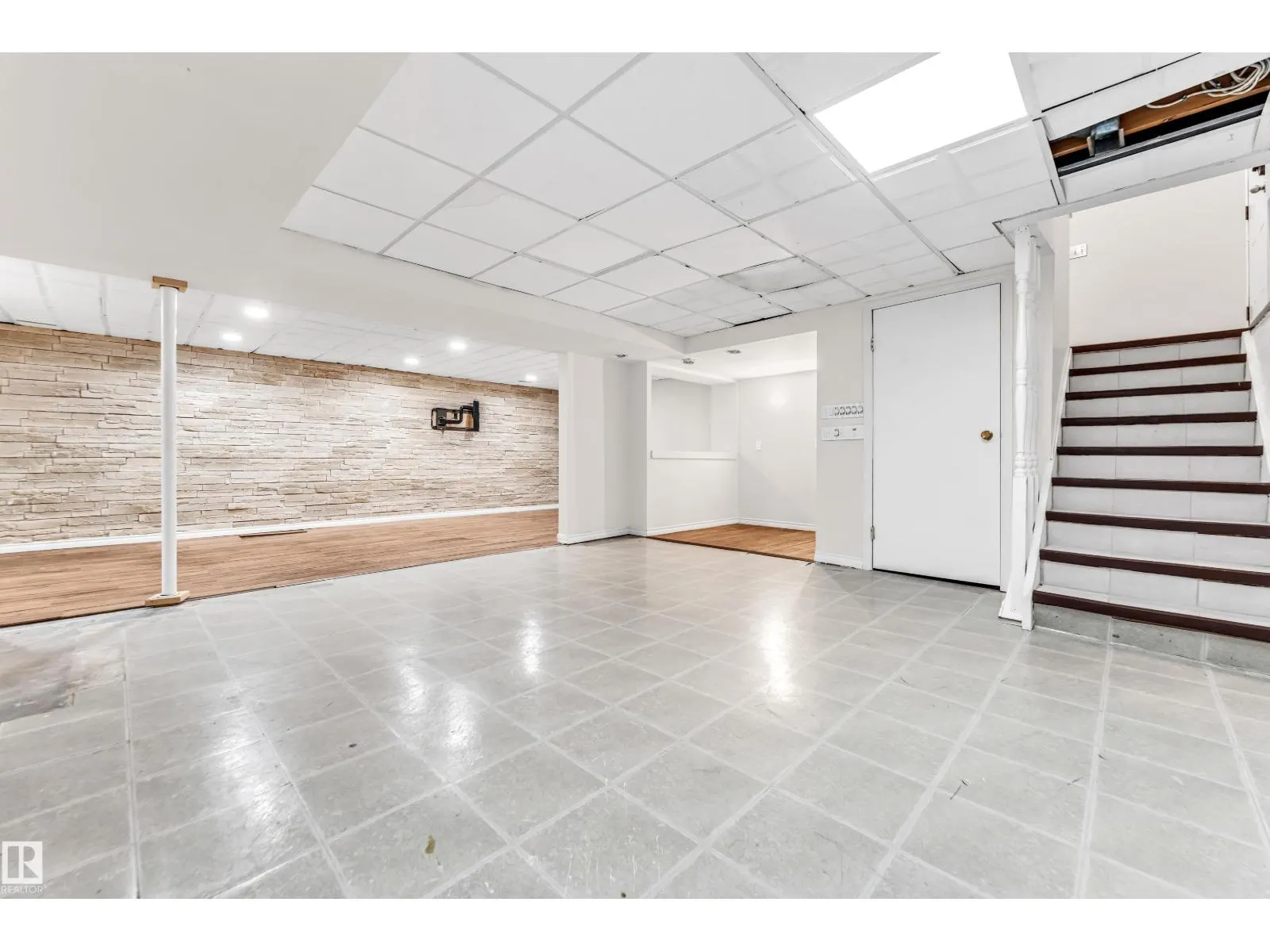 79 Garnet Cres