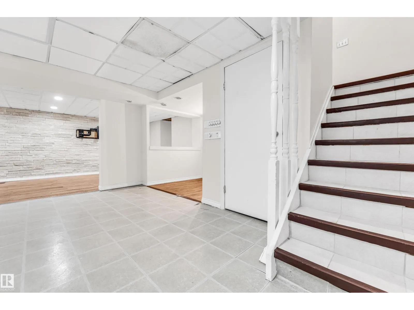 79 Garnet Cres