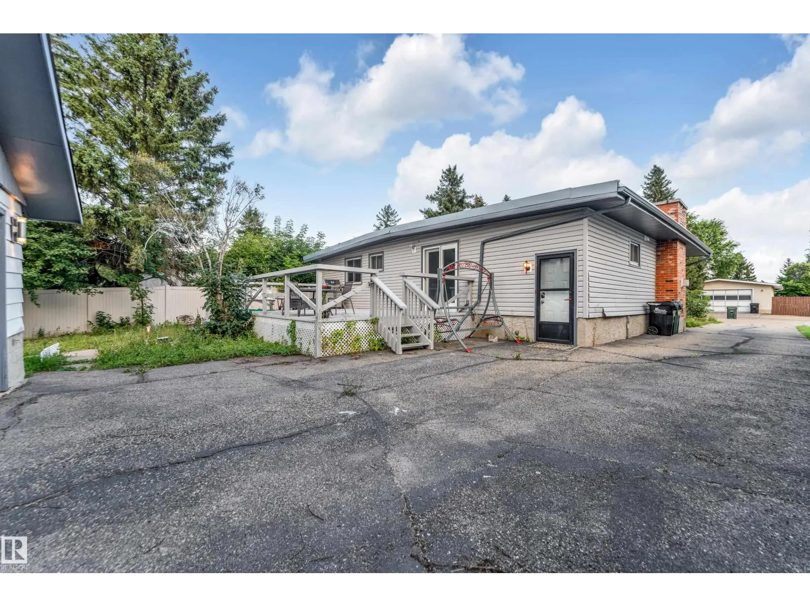79 Garnet Cres