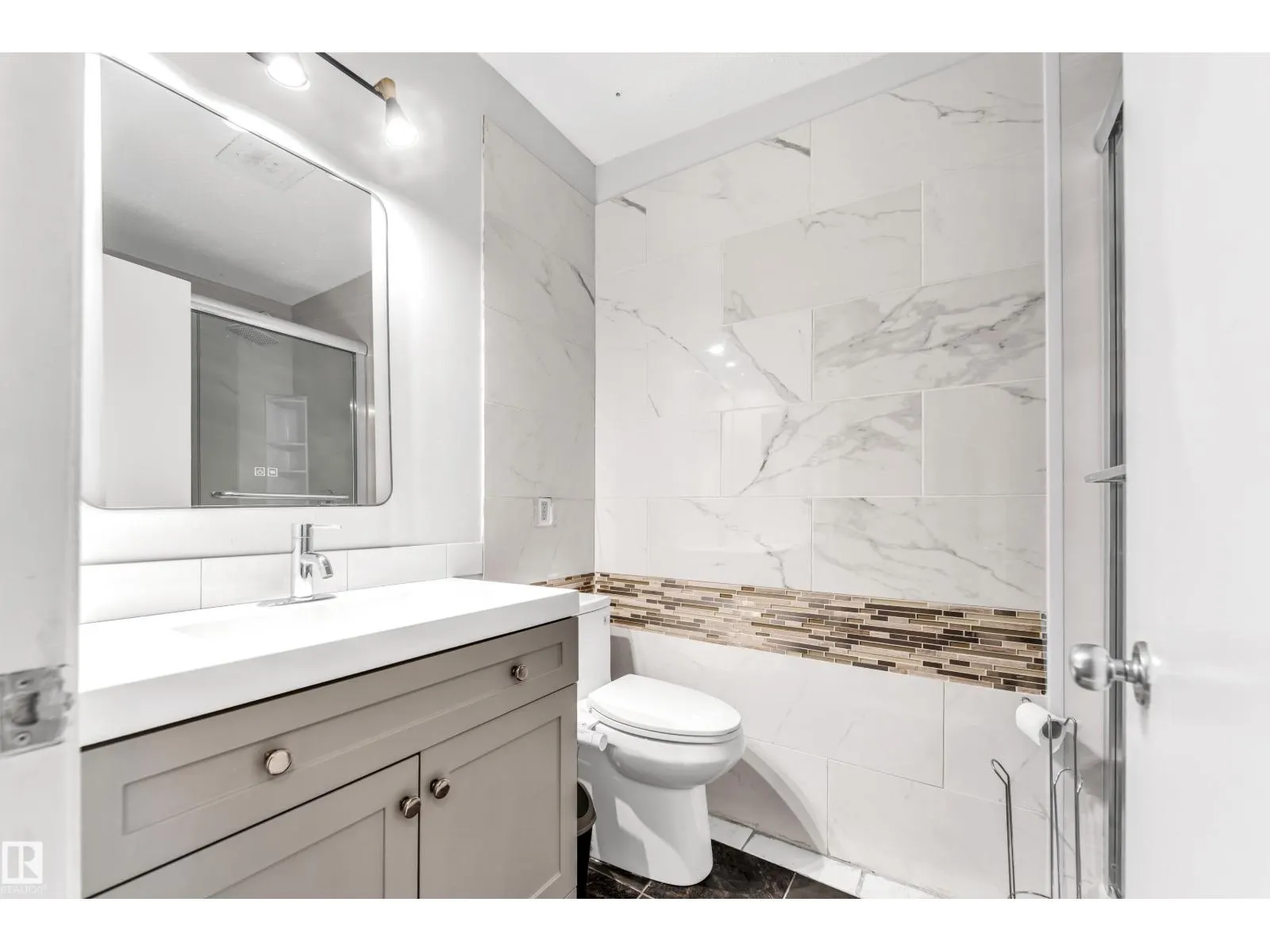 79 Garnet Cres