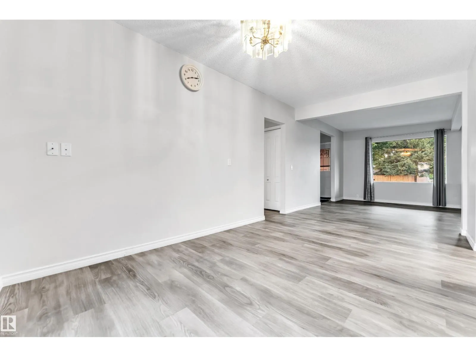 79 Garnet Cres