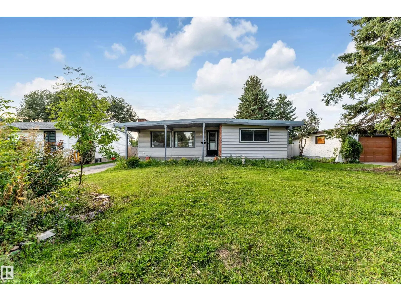 79 Garnet Cres