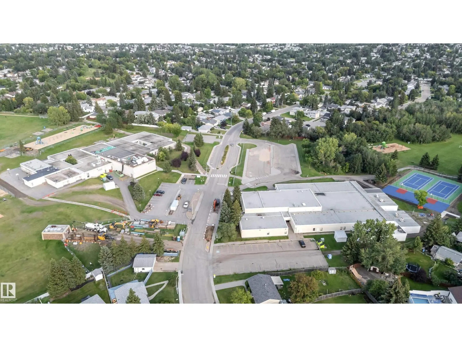 79 Garnet Cres