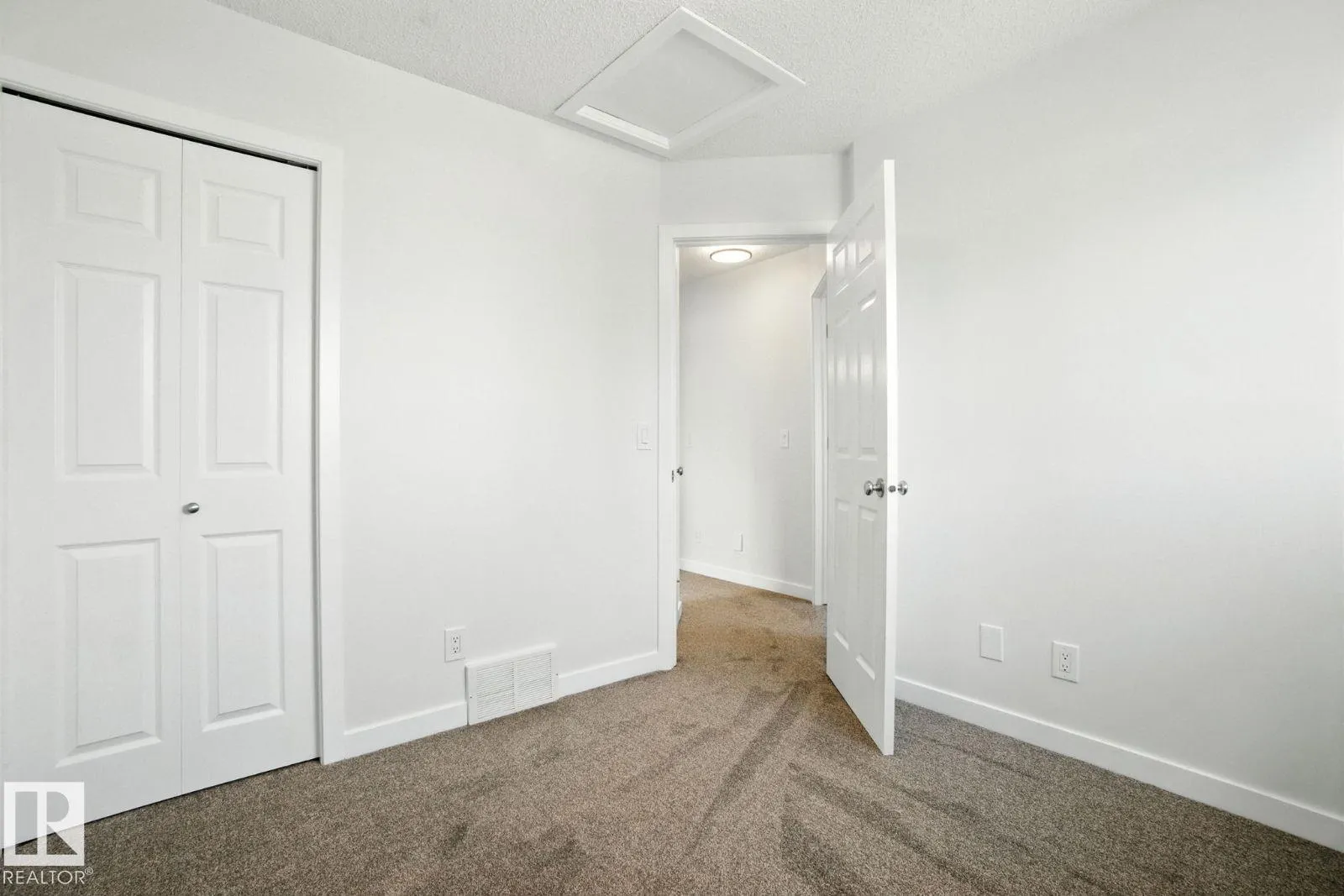 5419 203 ST NW