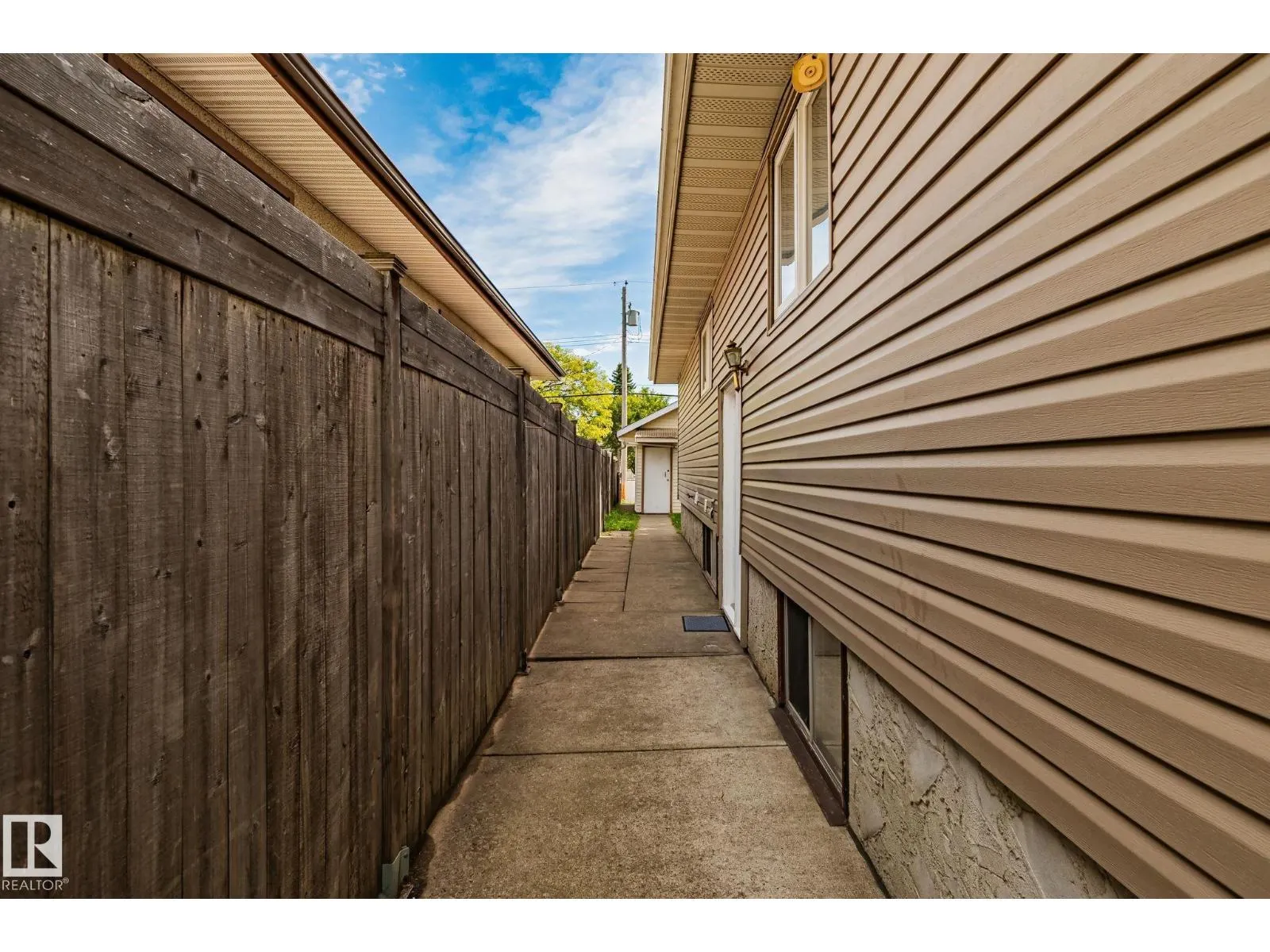 13321 119 ST NW NW