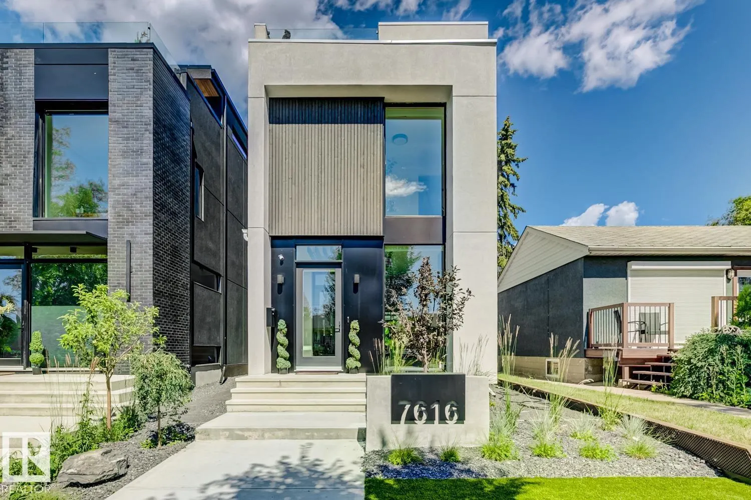 7616 83 AV NW