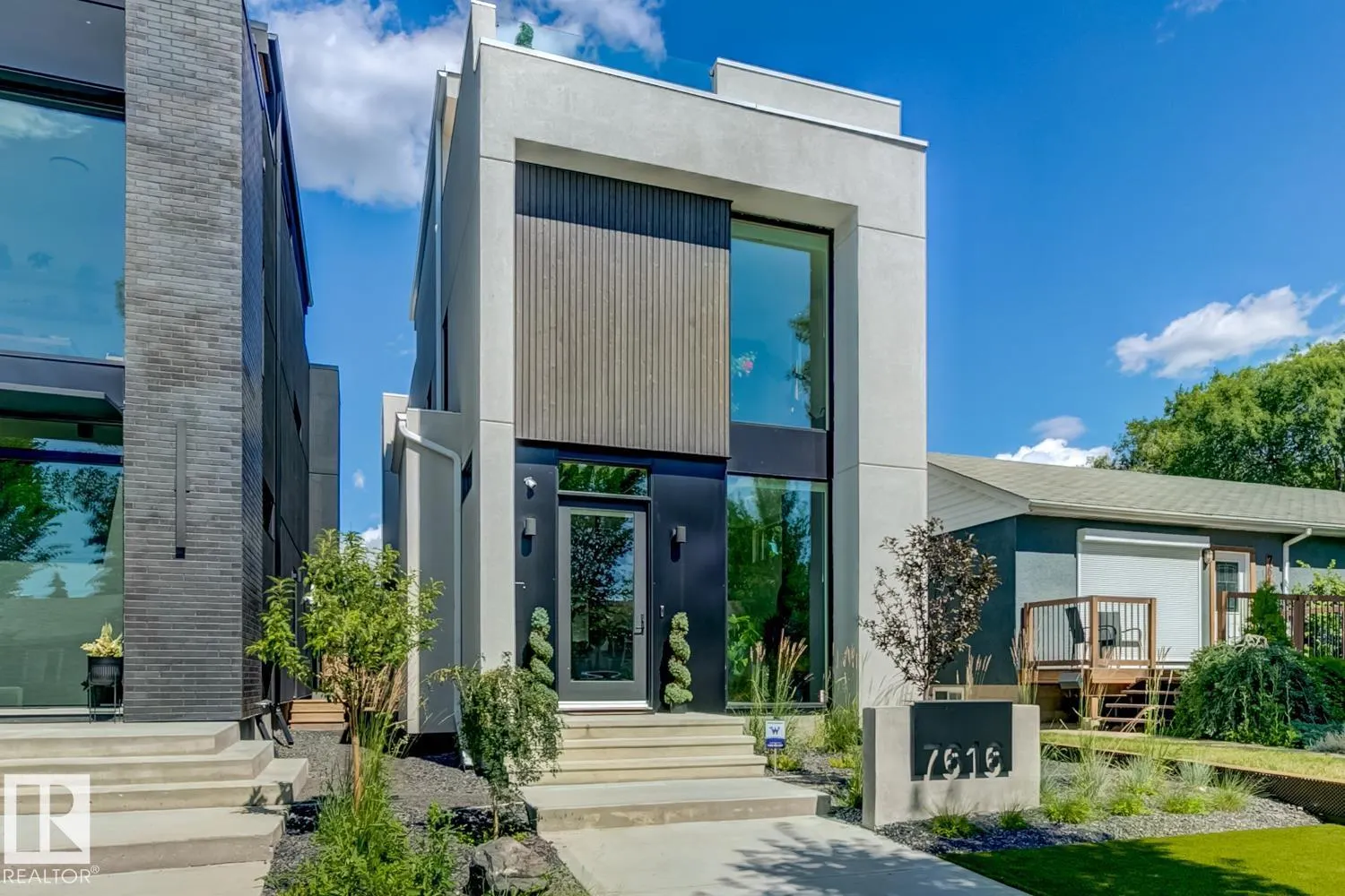 7616 83 AV NW