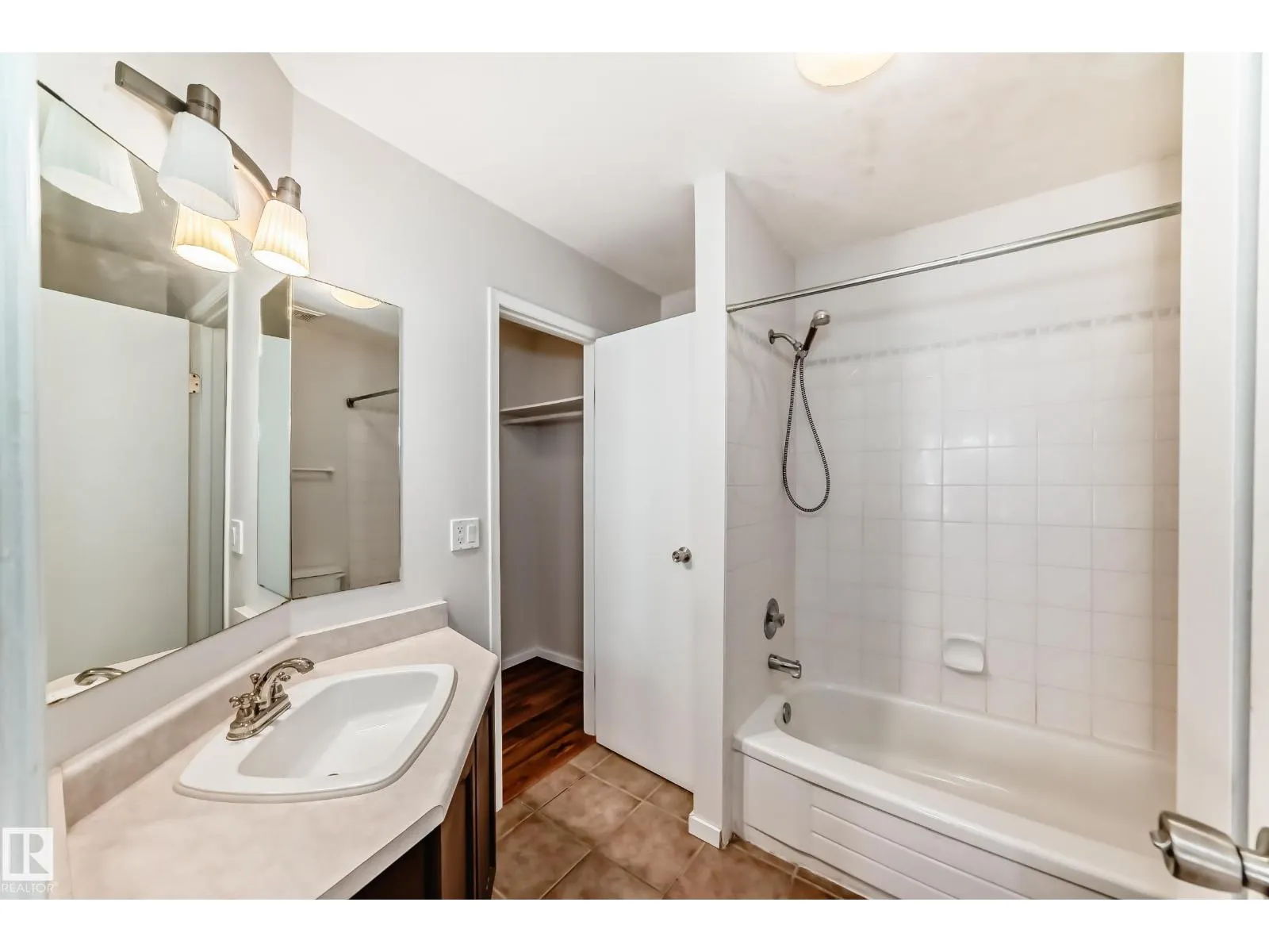 4506 20 AV NW