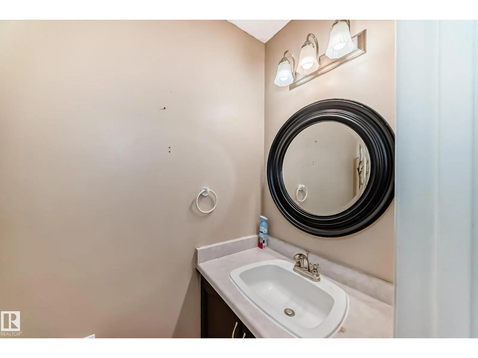 4506 20 AV NW