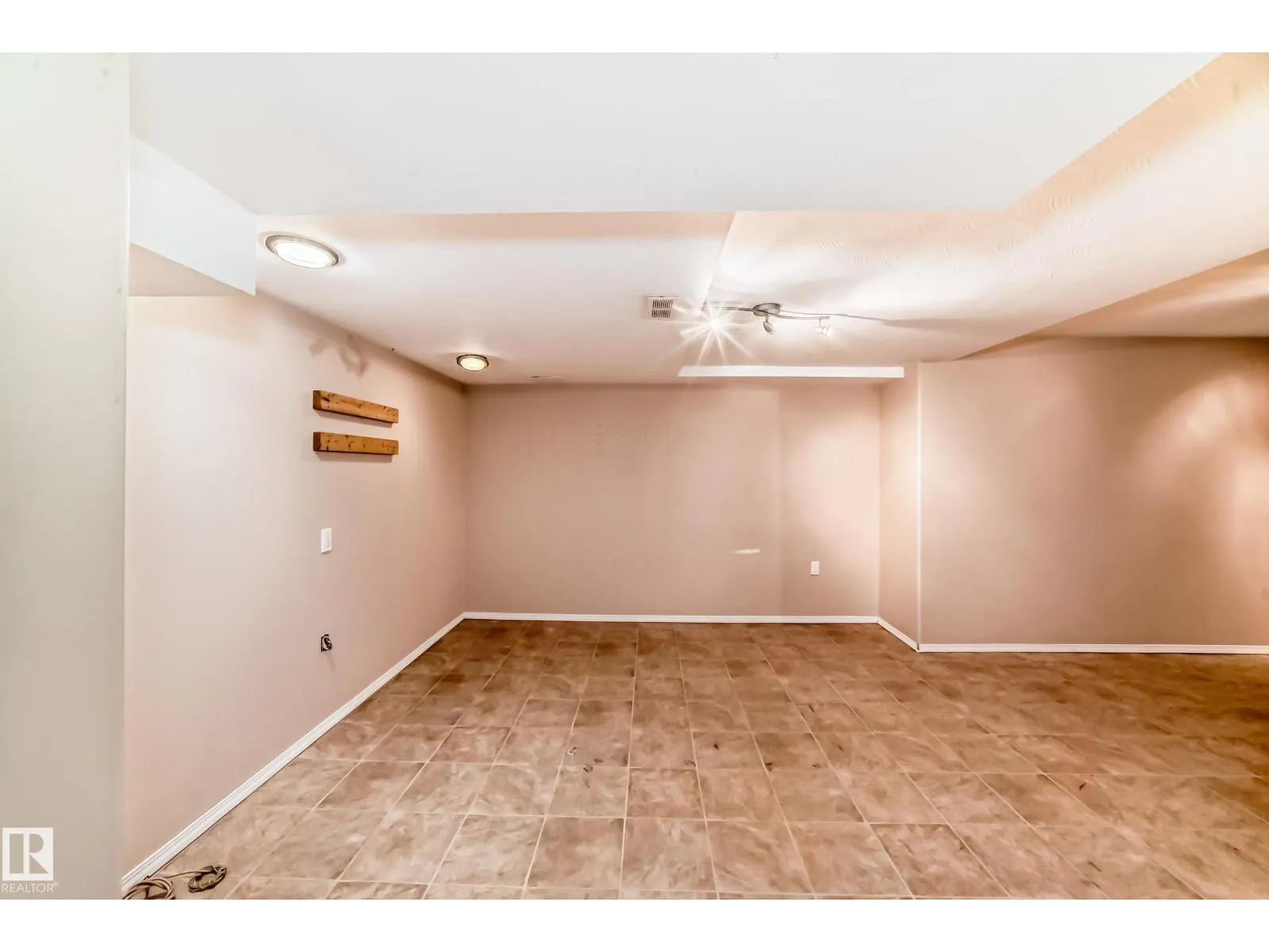 4506 20 AV NW