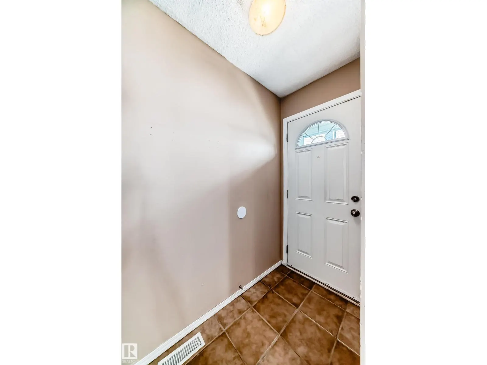 4506 20 AV NW