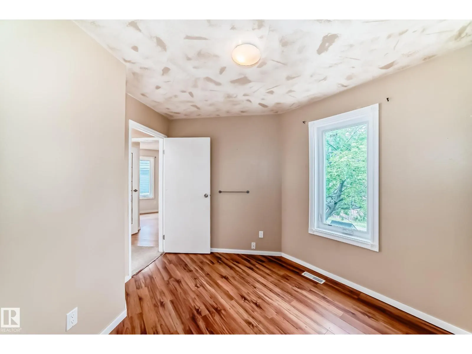 4506 20 AV NW