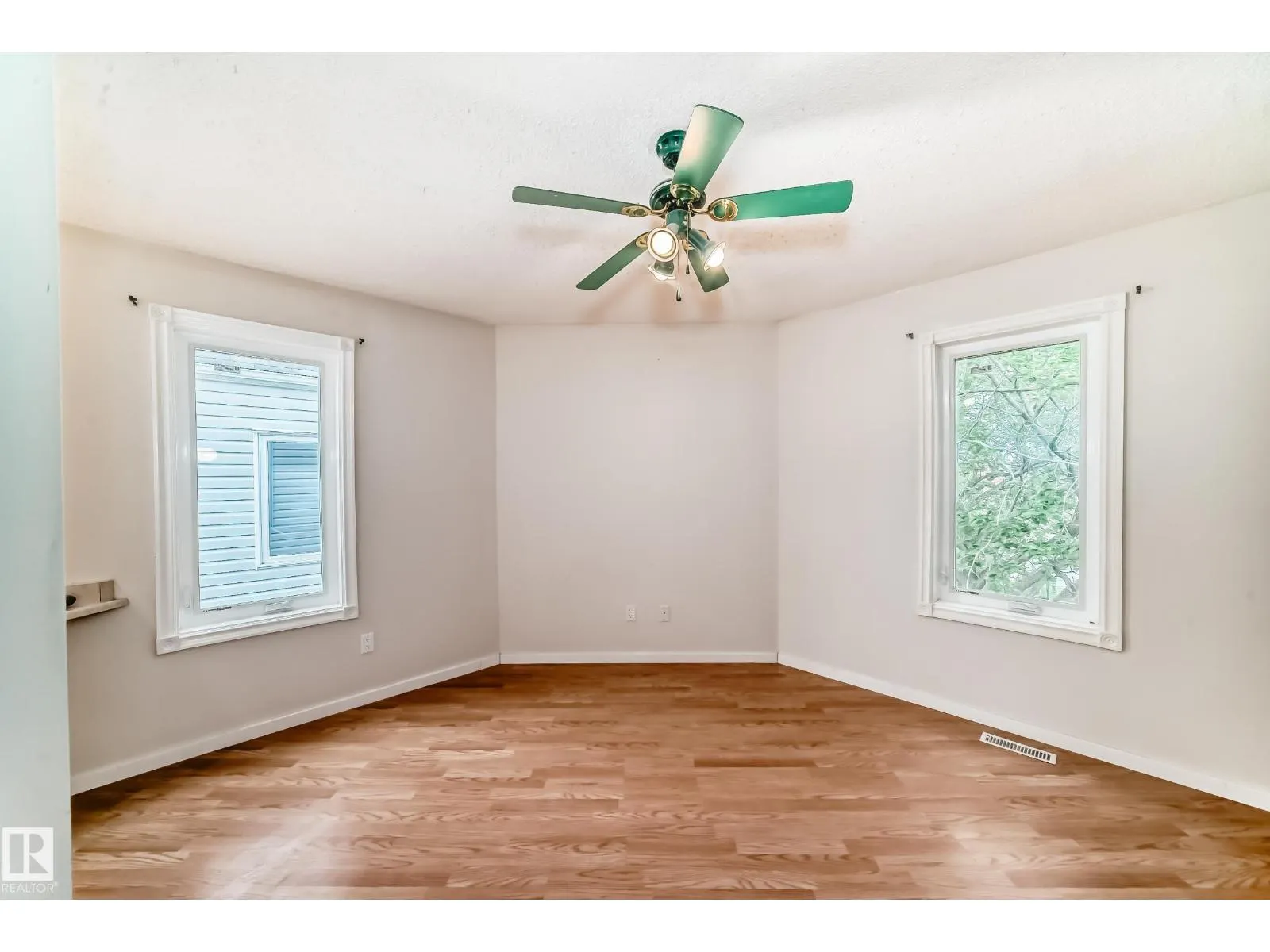 4506 20 AV NW