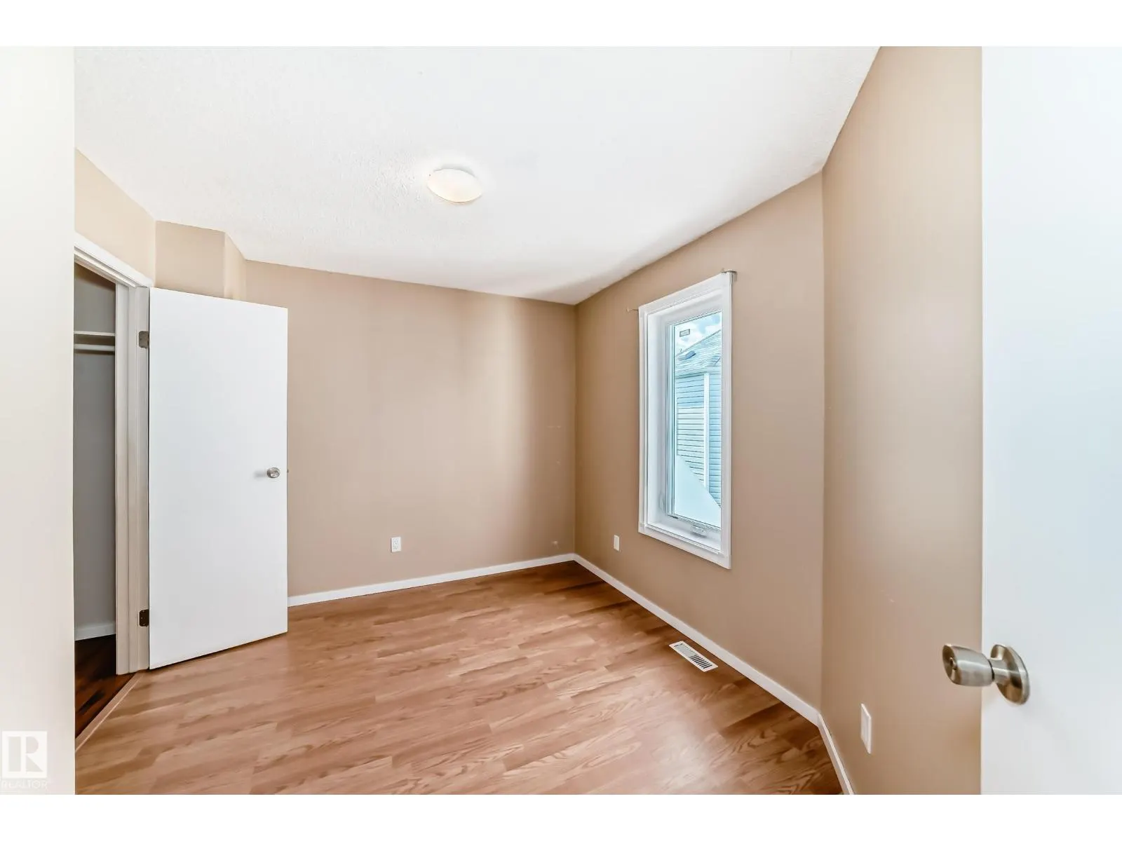 4506 20 AV NW