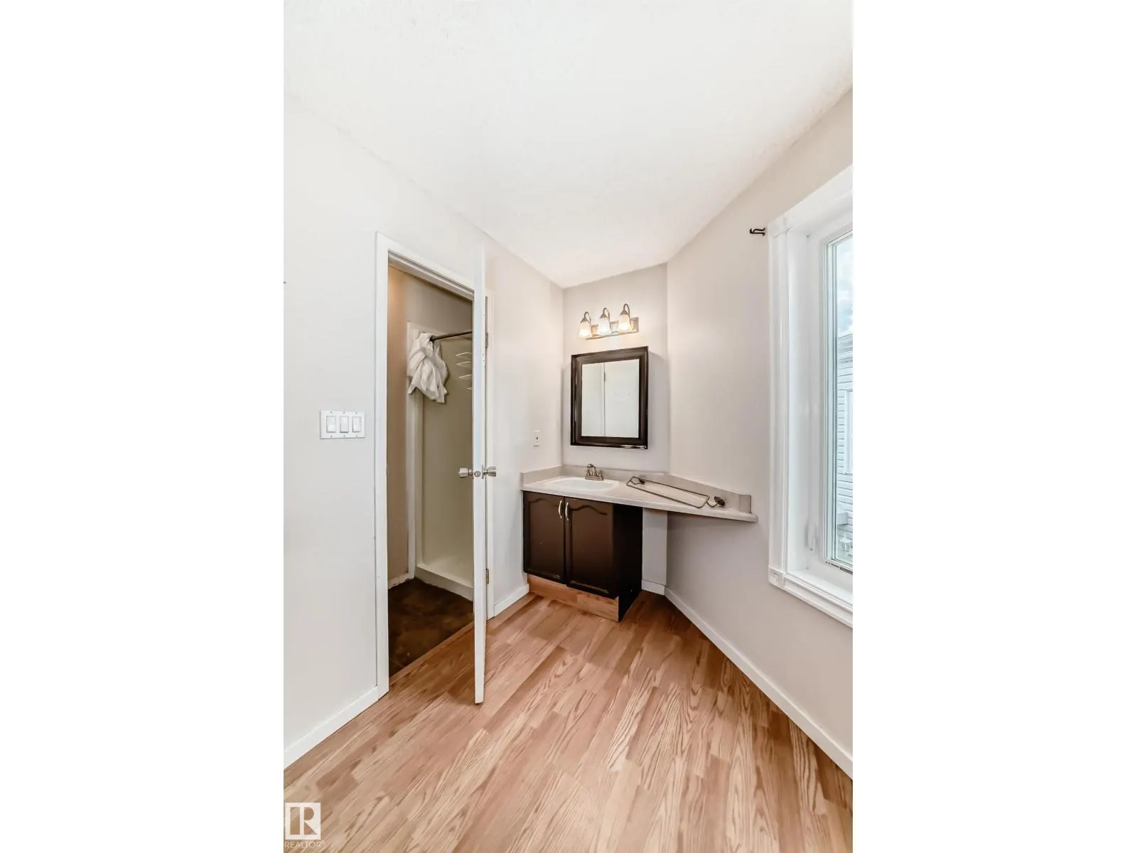 4506 20 AV NW