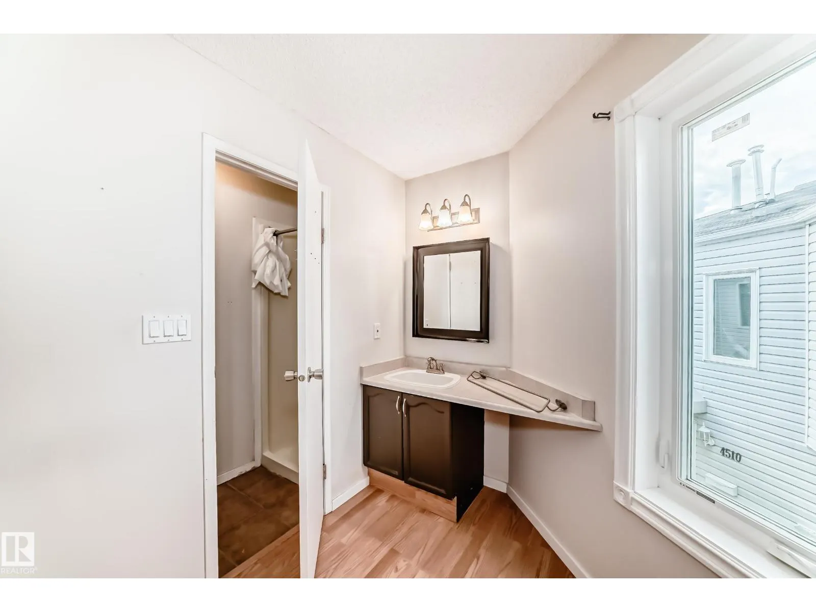 4506 20 AV NW