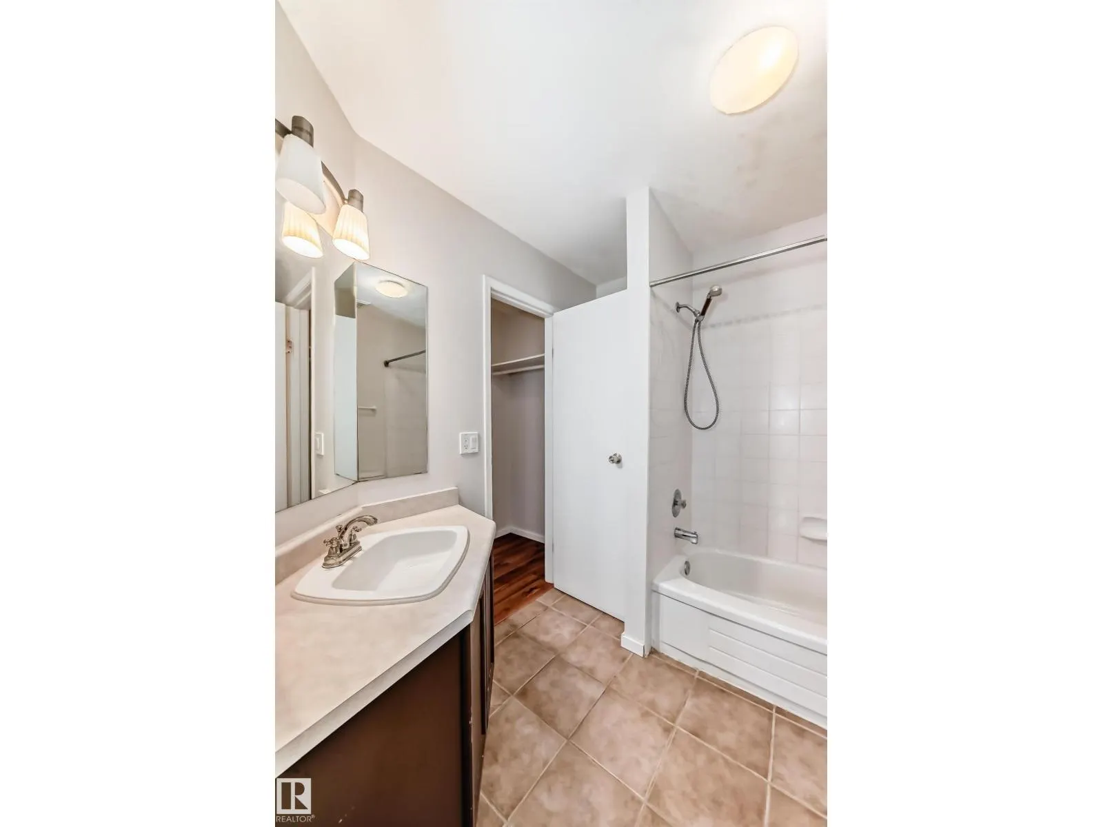 4506 20 AV NW