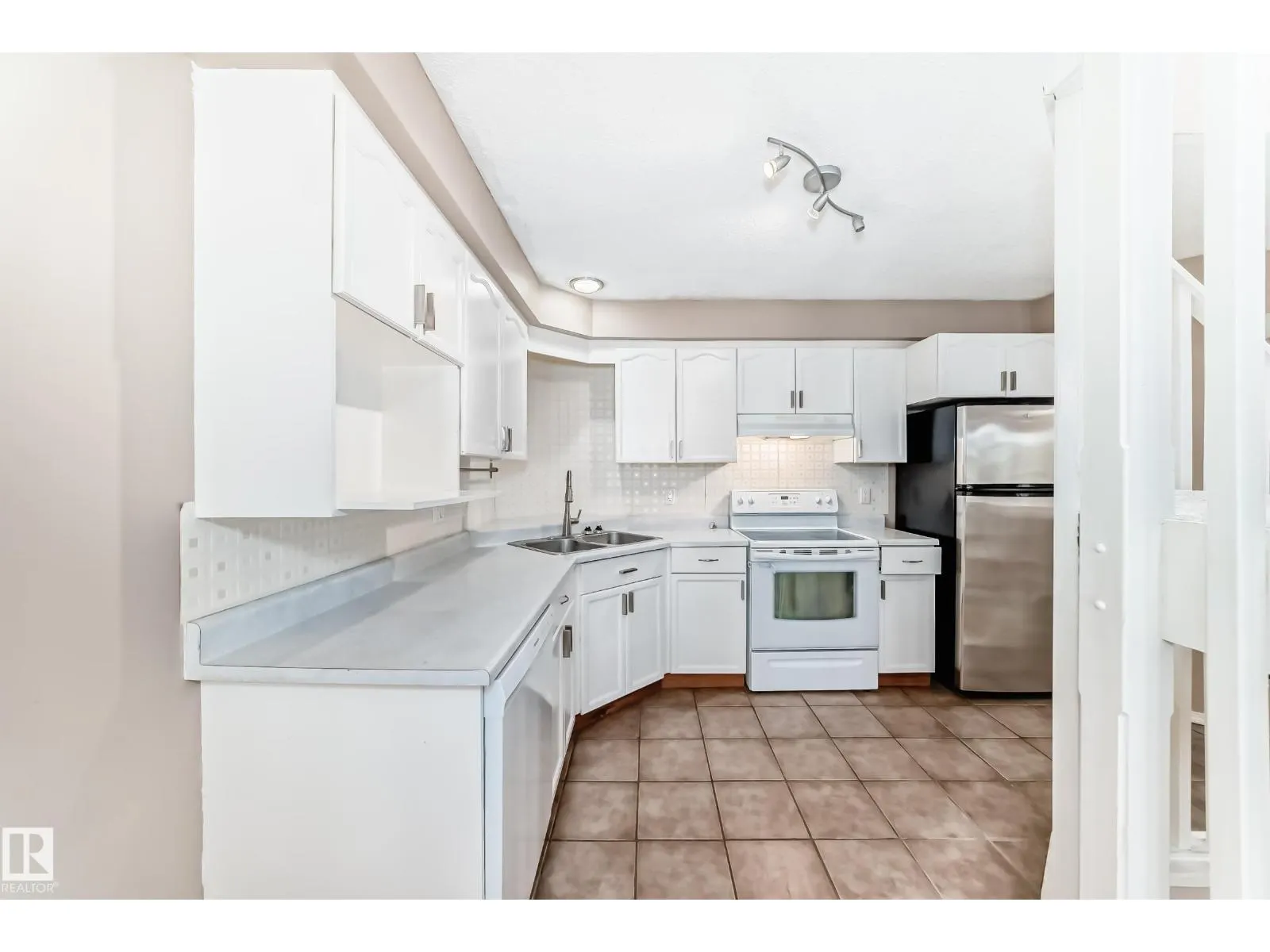 4506 20 AV NW