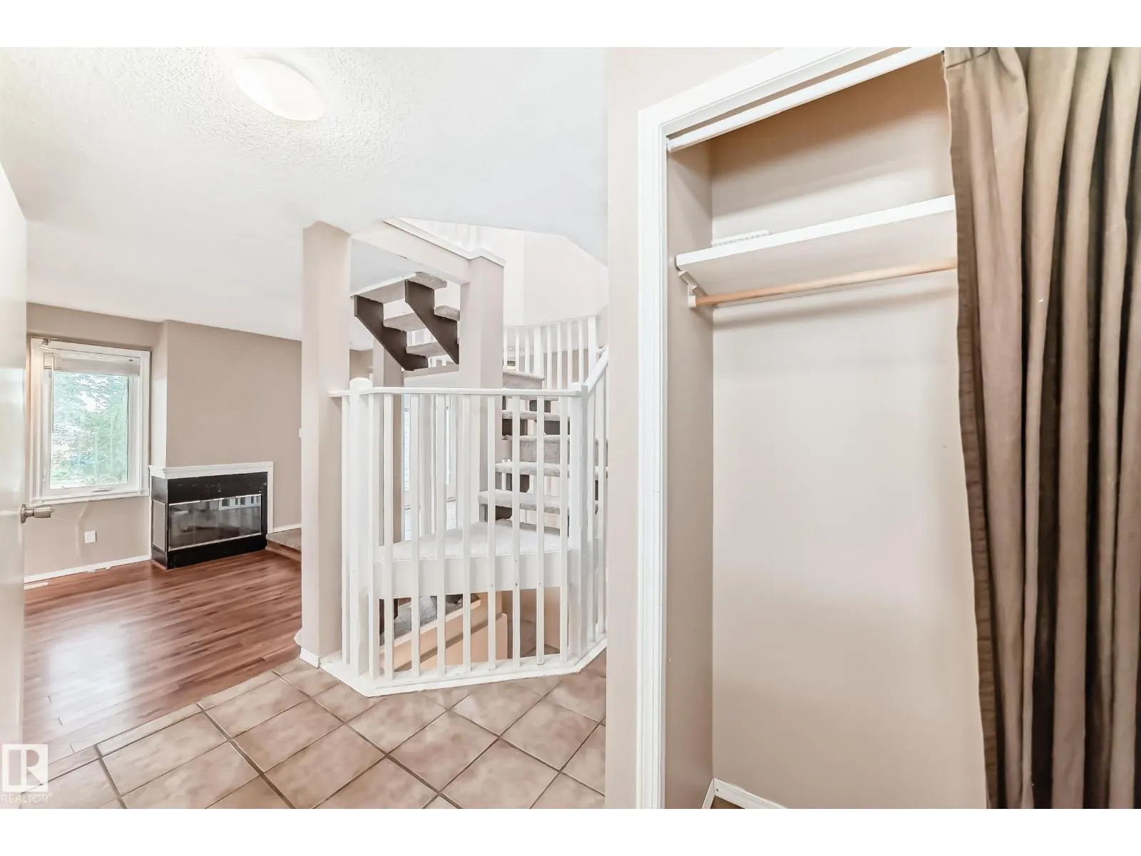 4506 20 AV NW