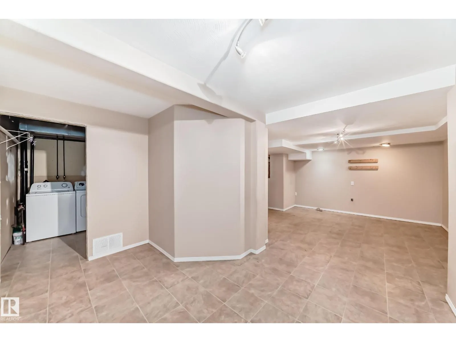 4506 20 AV NW