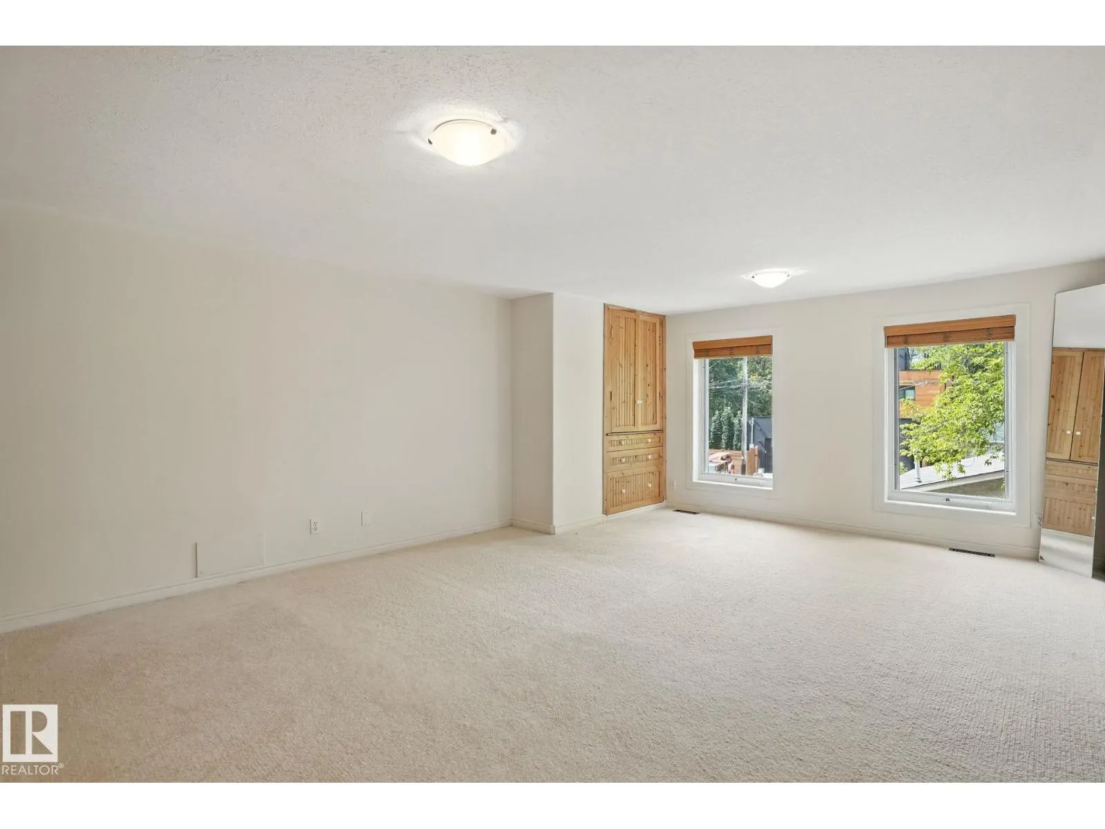 10416 126 ST NW