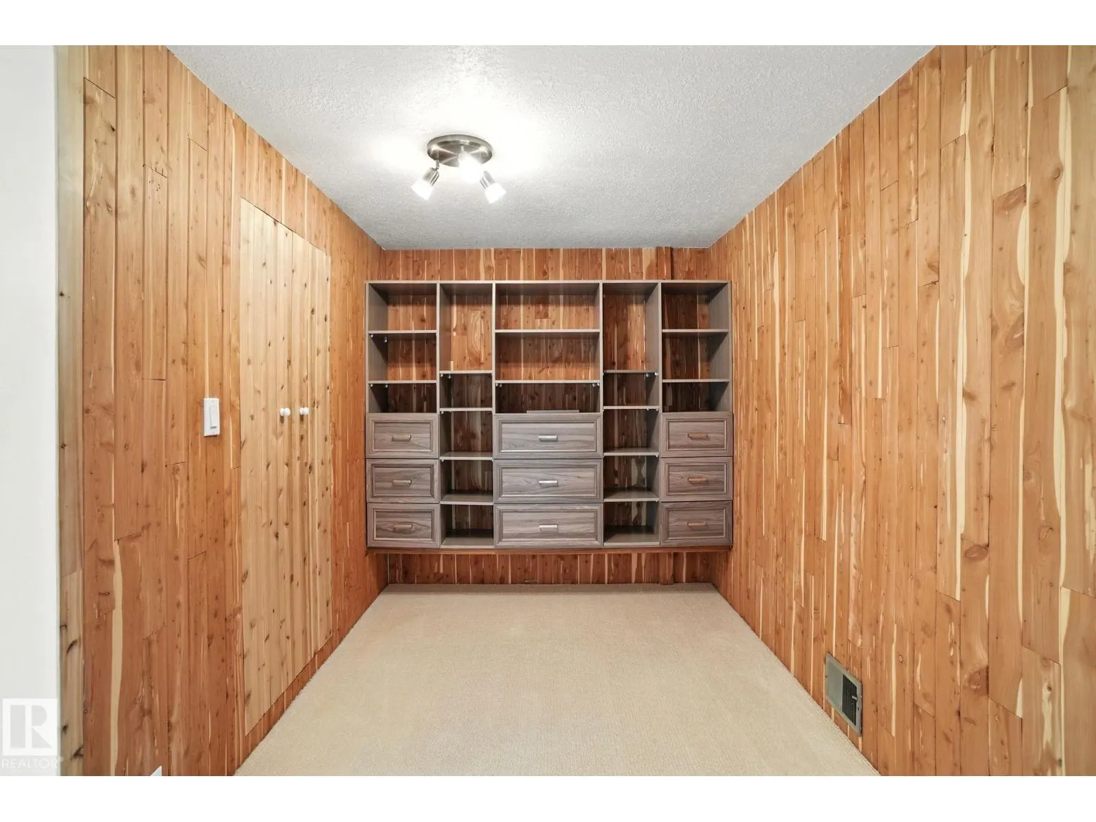 10416 126 ST NW