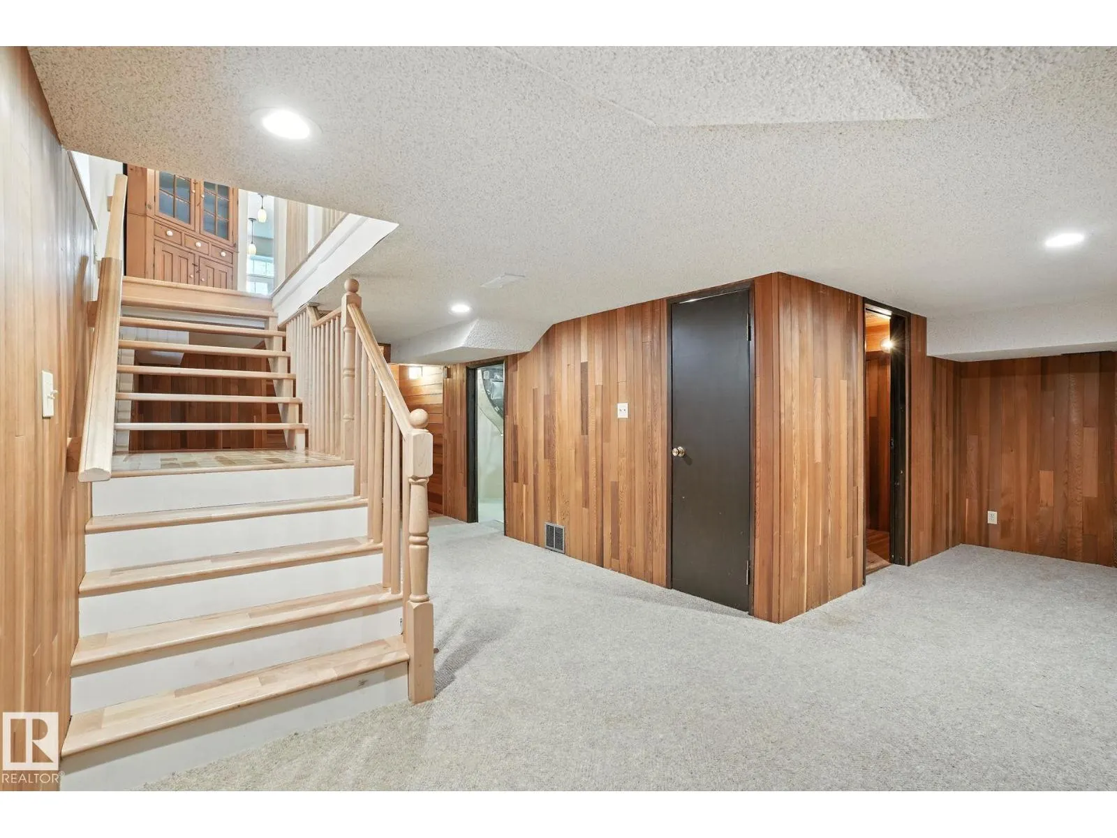 10416 126 ST NW