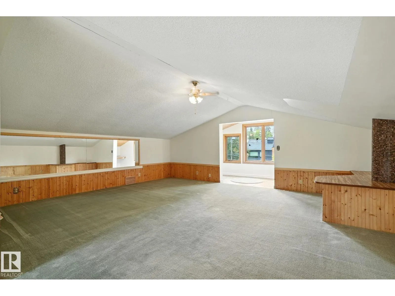10416 126 ST NW