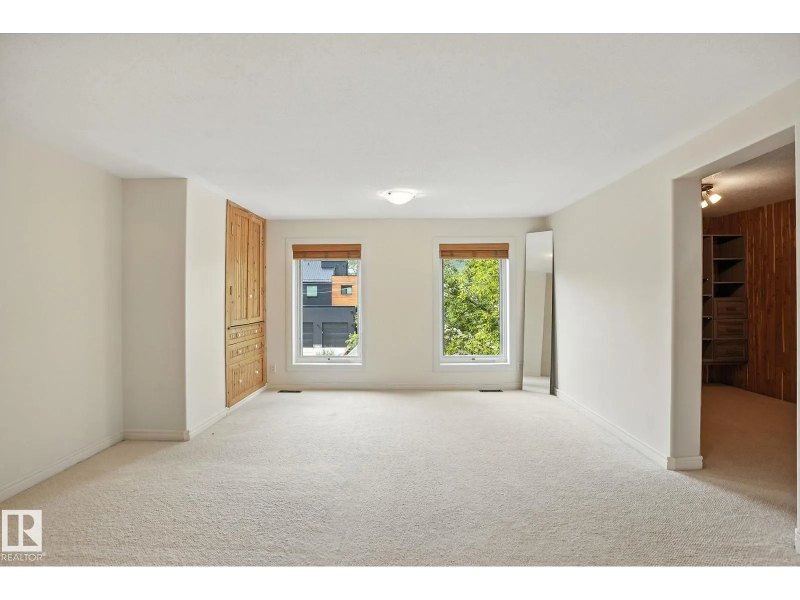 10416 126 ST NW