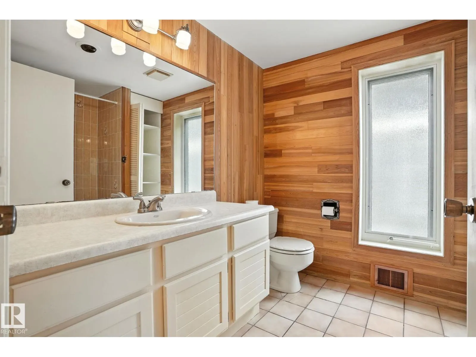 10416 126 ST NW